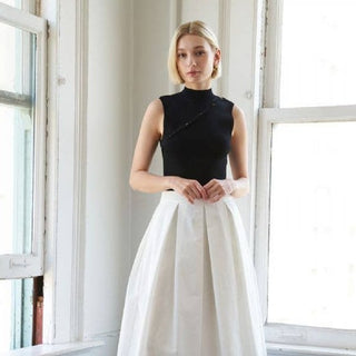 Snap Closure Sleeveless Sweater