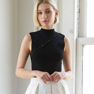 Snap Closure Sleeveless Sweater